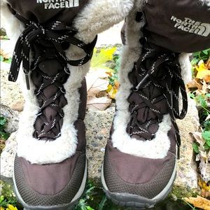 North face Nylon and fur Weather Boots Size 7.
